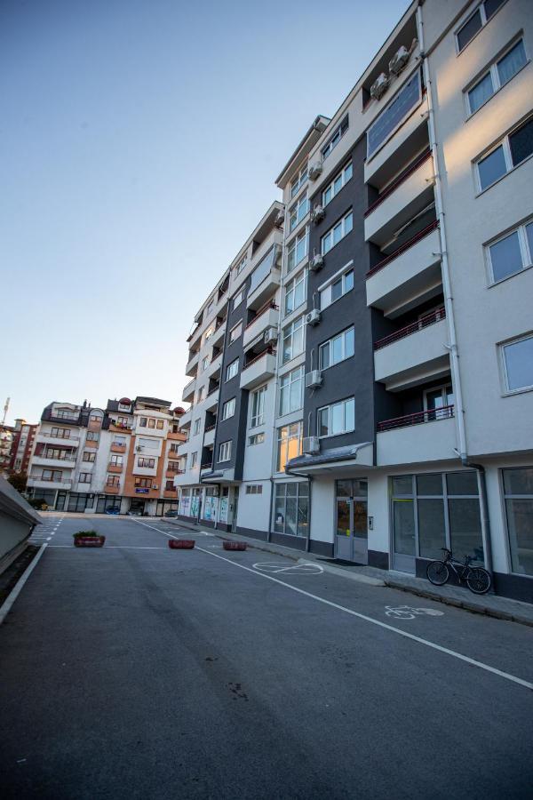 Queens Central Apartments Ohrid Buitenkant foto