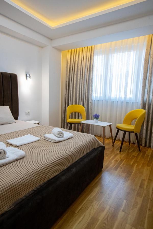 Queens Central Apartments Ohrid Buitenkant foto